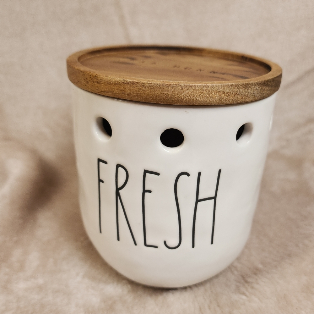 Rae Dunn "Fresh" Small Ceramic‎ Container For Garlic Like New